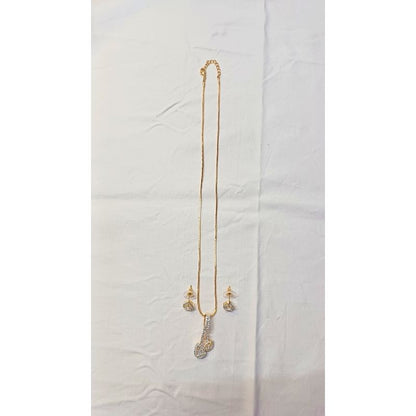 Gold Bharti Diamond Pendant Set