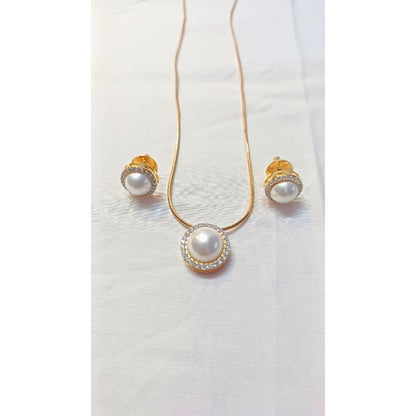 Gold Chandi Diamond Pendant Set
