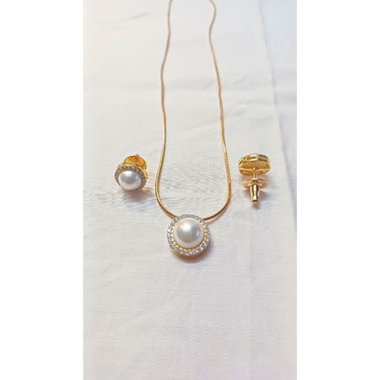 Gold Chandi Diamond Pendant Set