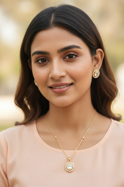 Gold Ditya Kundan Pendant Set