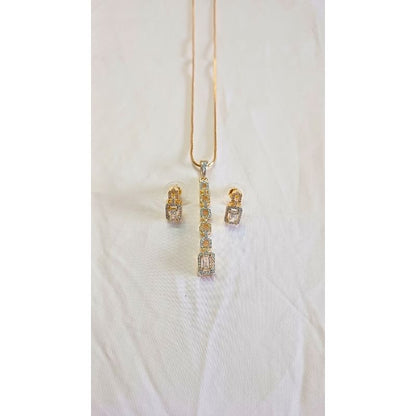 Gold Kayra Diamond Pendant Set