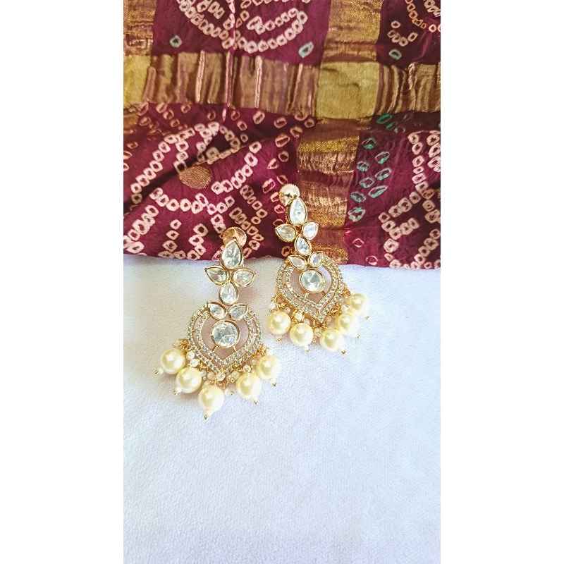 Gold Parisa Kundan Dangler