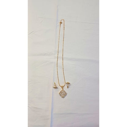 Gold Riddhi Diamond Pendant Set