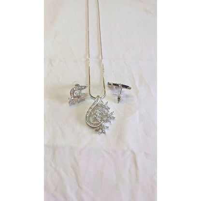 Silver Avika Diamond Pendant Set