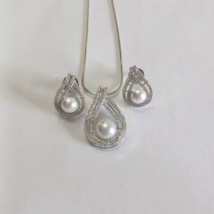 American Diamond Silver Avneet Pendant Set 