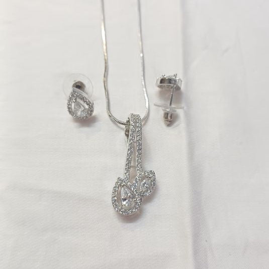 Silver Bharti Diamond Pendant Set