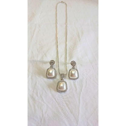 Silver Diva Diamond Pendant Set
