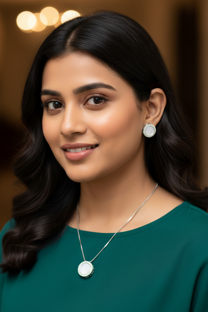 Silver Durva Diamond Pendant Set