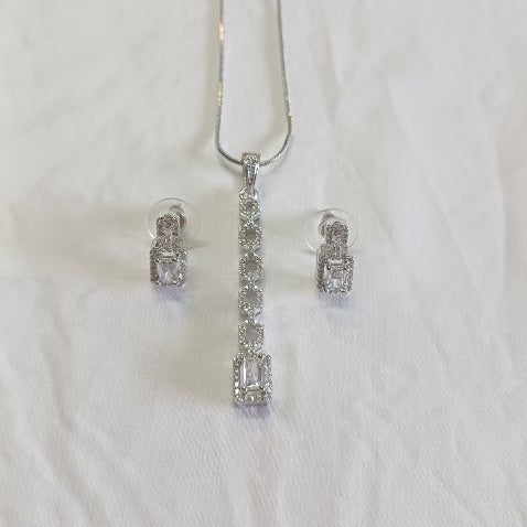 Silver Kayra Diamond Pendant Set