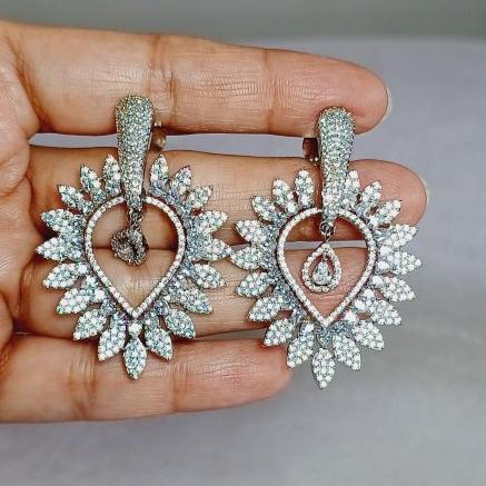 Silver Rahi Dangler