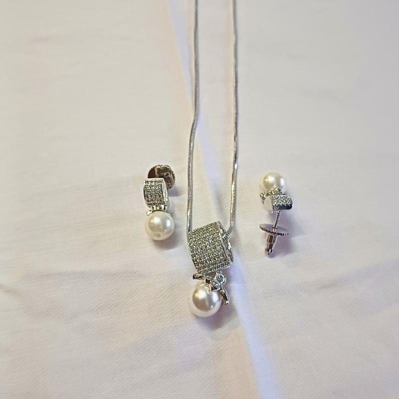 Silver Samora Diamond Pendant Set