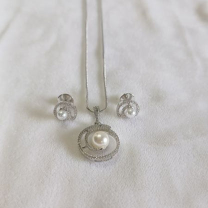 Silver Zaaei Diamond Pendant Set