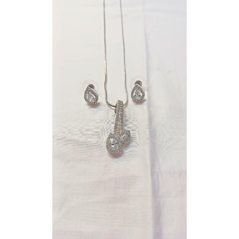 Silver Bharti Diamond Pendant Set
