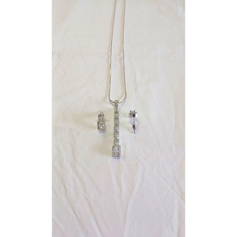 Silver Kayra Diamond Pendant Set