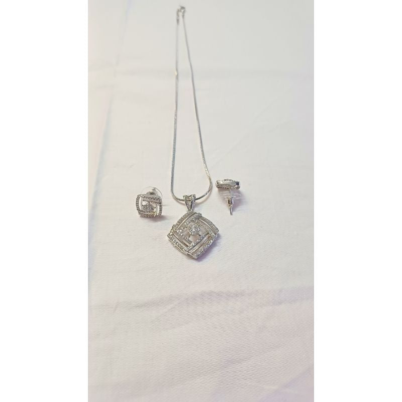 Silver Riddhi Diamond Pendant Set